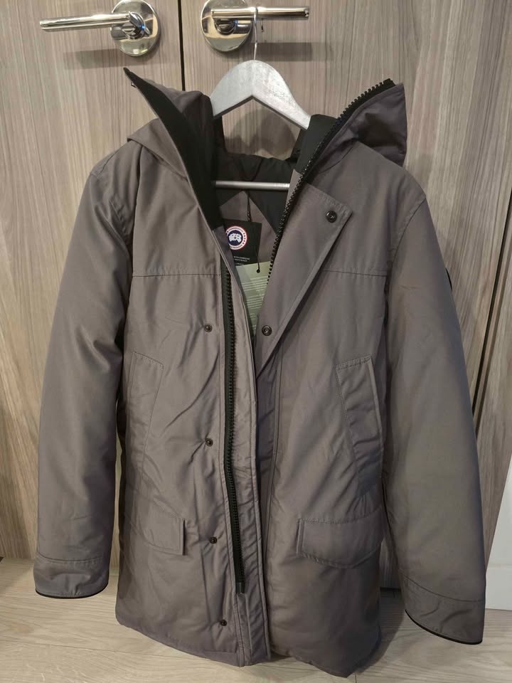 All new! Canada Goose Langford Grey Black Label Men's XS