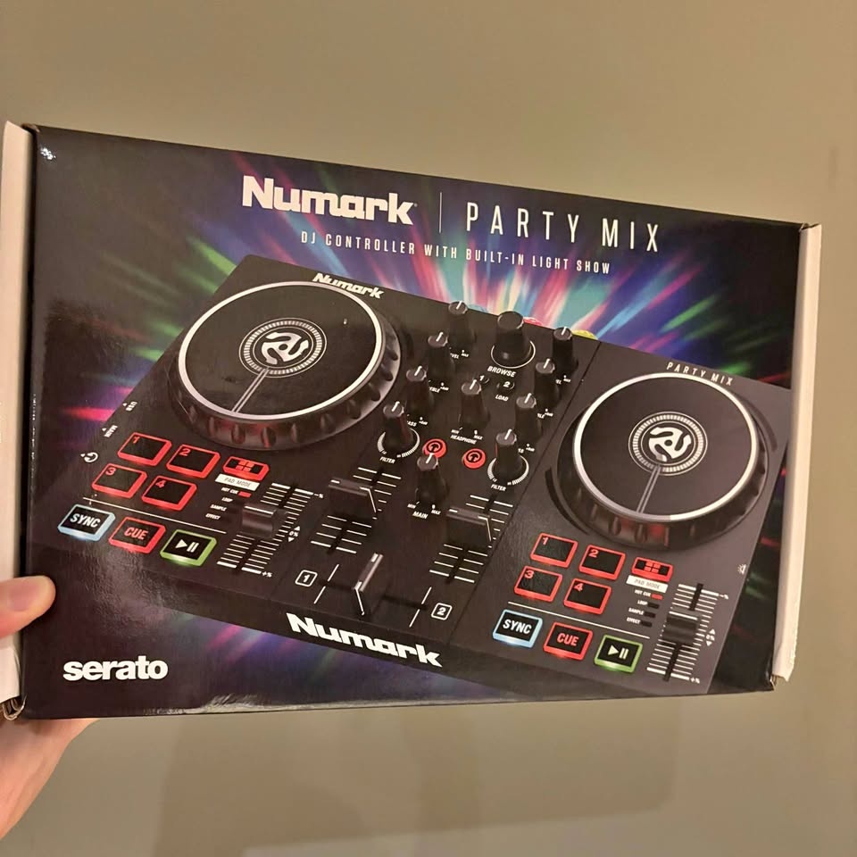 Numark Party Mix DJ Controller