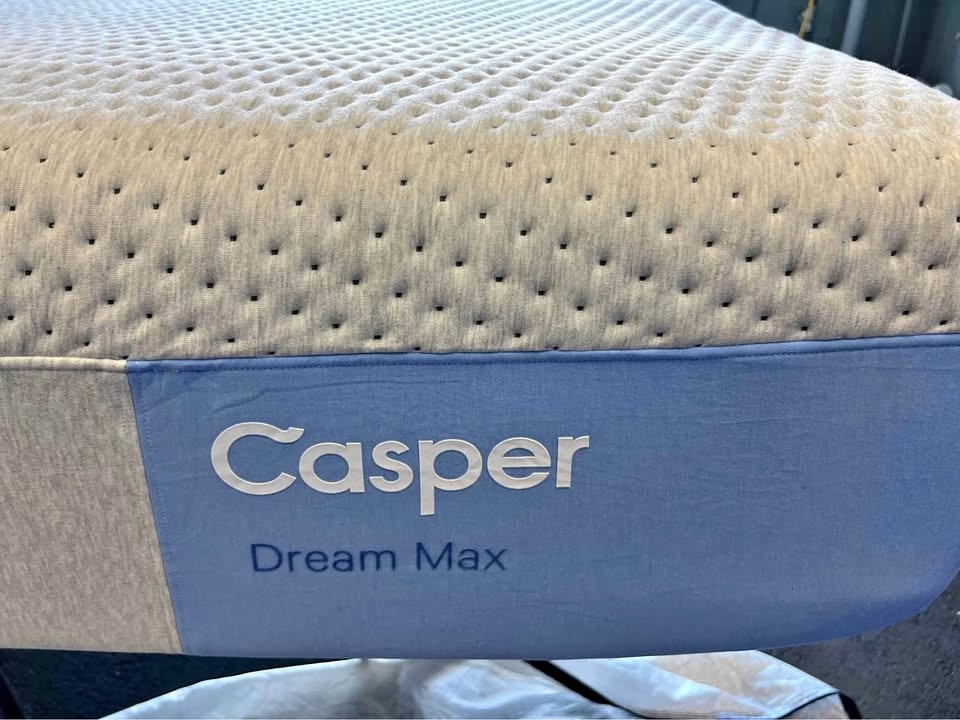 Casper Dream Max King Mattress, Like New, 30 Days Old