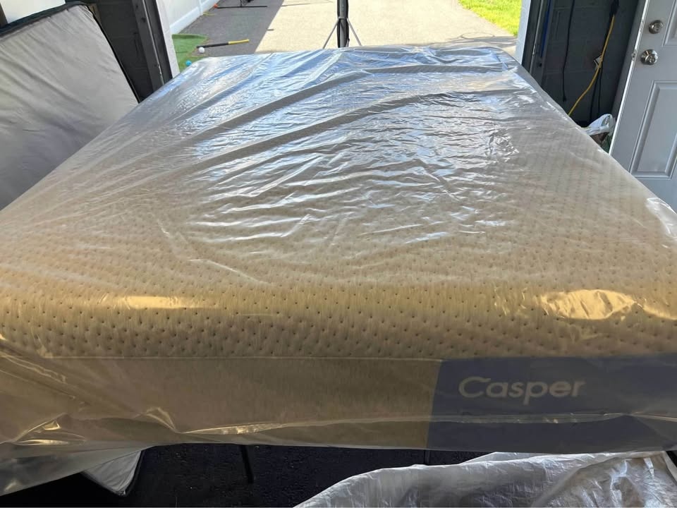 Casper Dream Max King Mattress, Like New, 30 Days Old - photo 3