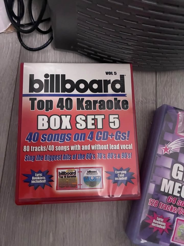 Singing Machine & 2 sets of Karaoke CDs - photo 4