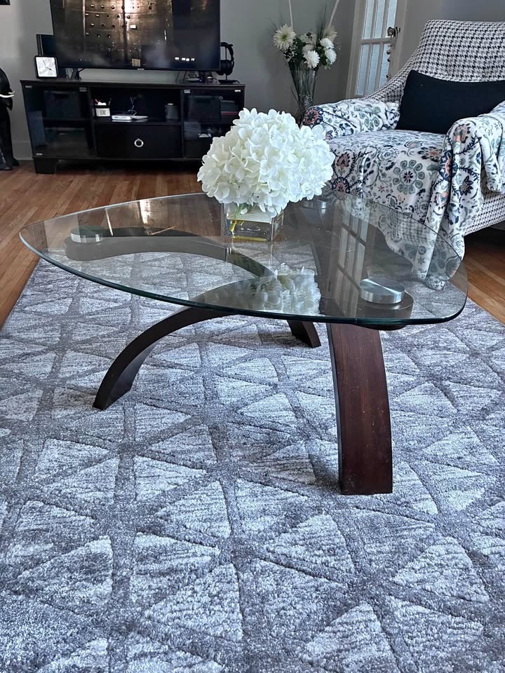 Coffee Table and Matching End Tables 🧡