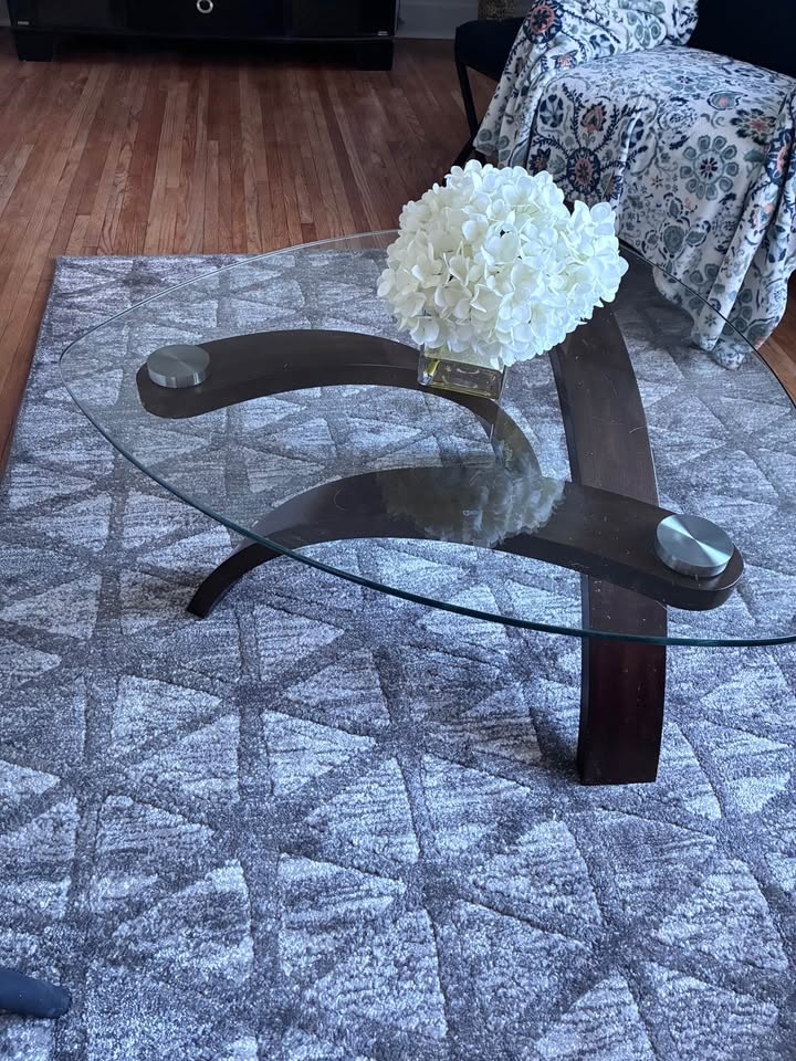Coffee Table and Matching End Tables 🧡 - photo 2