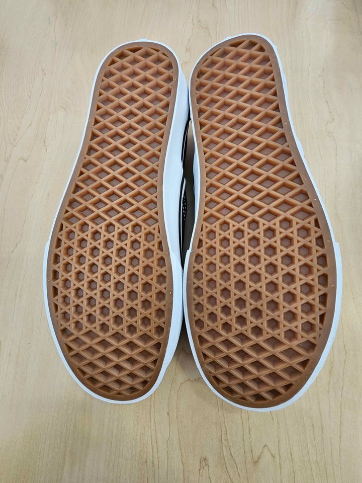 BNIB Vans Classic Slip-On Shoes Black M-6.5 or W-8 - photo 3