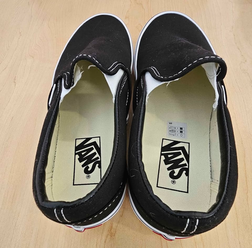 BNIB Vans Classic Slip-On Shoes Black M-6.5 or W-8 - photo 4