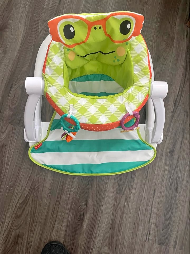 Baby Sit-Me-Up Floor Seat - Frog Design - Excellent Condition!