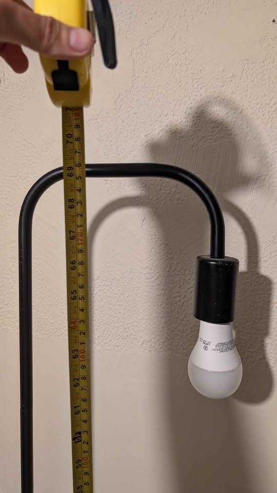 Floor lamp with round base - photo 4