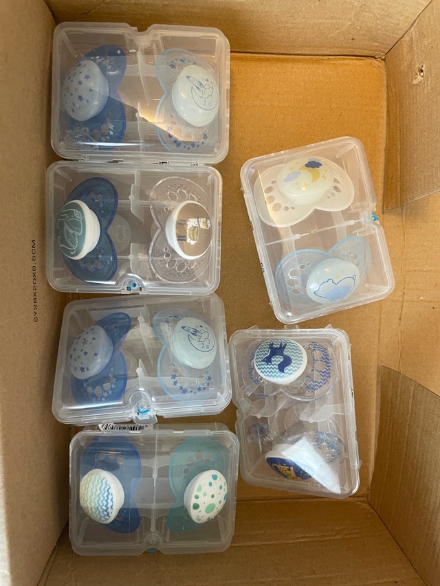 Various MAM Pacifiers (all 6+ months) 🏆