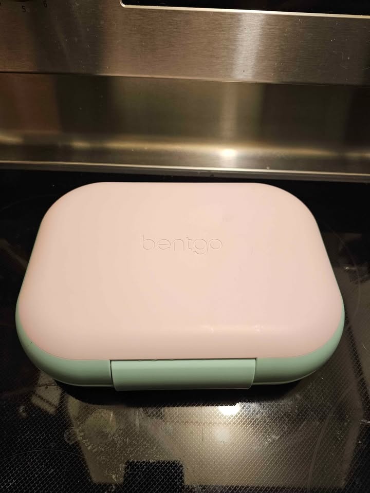 BRAND NEW Bentgo Lunch Box with Ice Pack Compartments (2 availab - photo 5