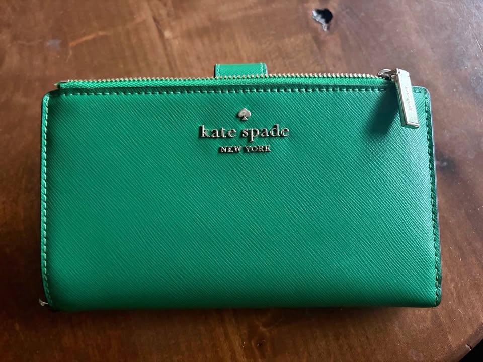 Kate Spade Green Wallet (N Delta)