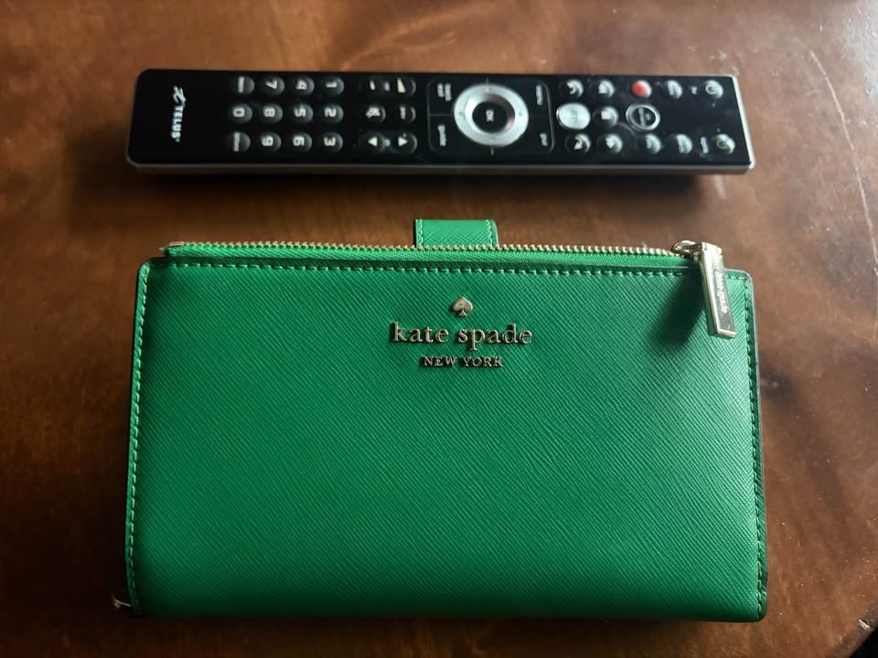 Kate Spade Green Wallet (N Delta) - photo 2
