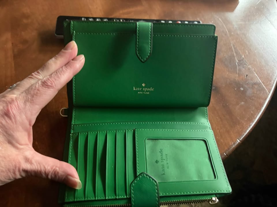 Kate Spade Green Wallet (N Delta) - photo 3