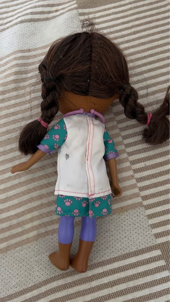 Disney Doc McStuffins Magic Talking Clinic & Doll - photo 2