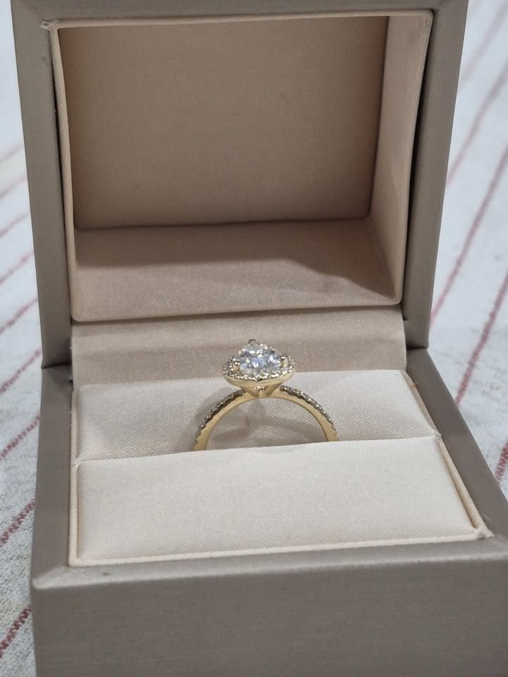 2 CT Moissanite Engagement Ring - photo 3