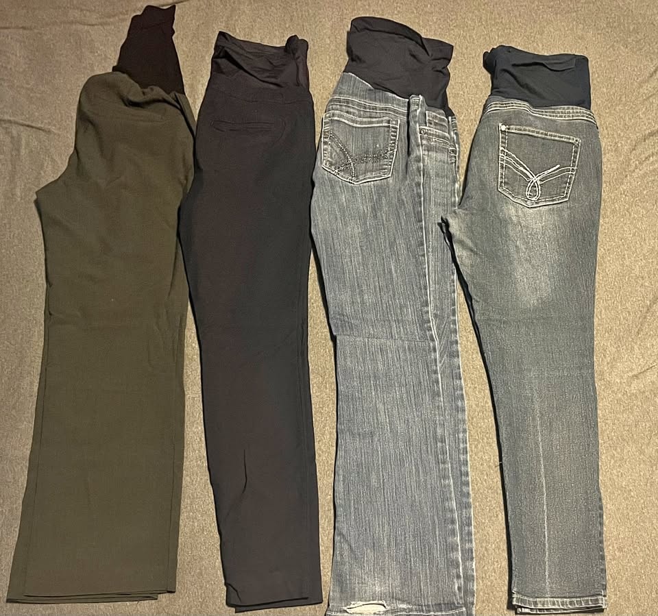 Maternity Clothing Size M/L 18 items