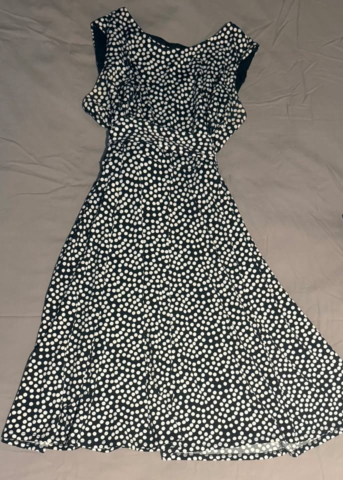 Maternity Clothing Size M/L 18 items - photo 2