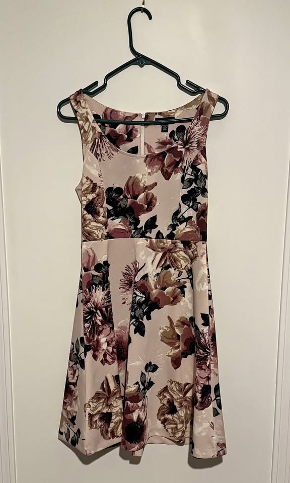 Floral A-line Dress Size M