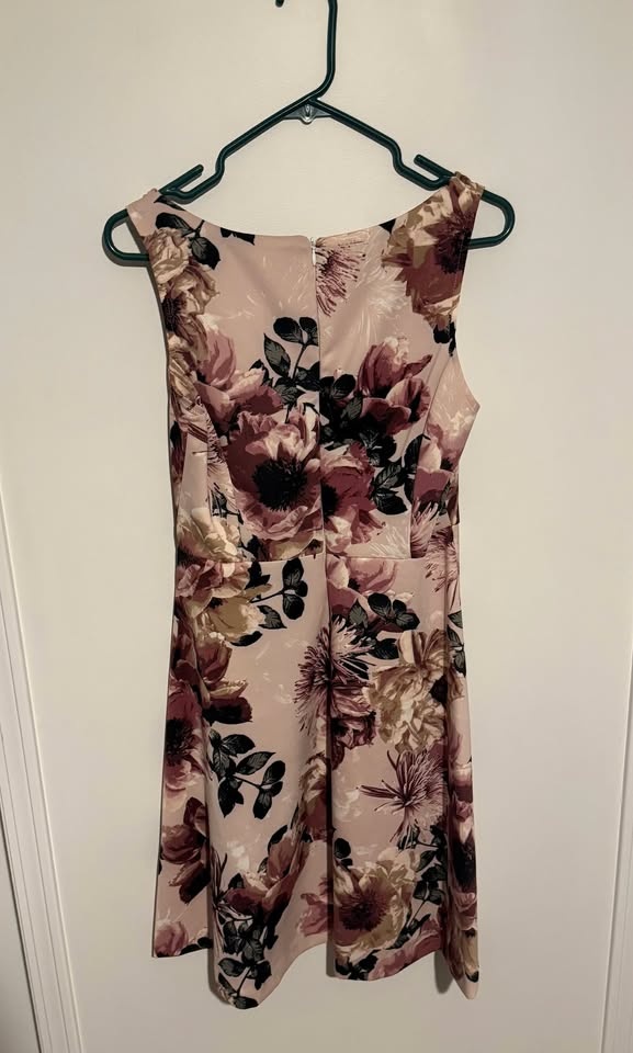 Floral A-line Dress Size M - photo 2