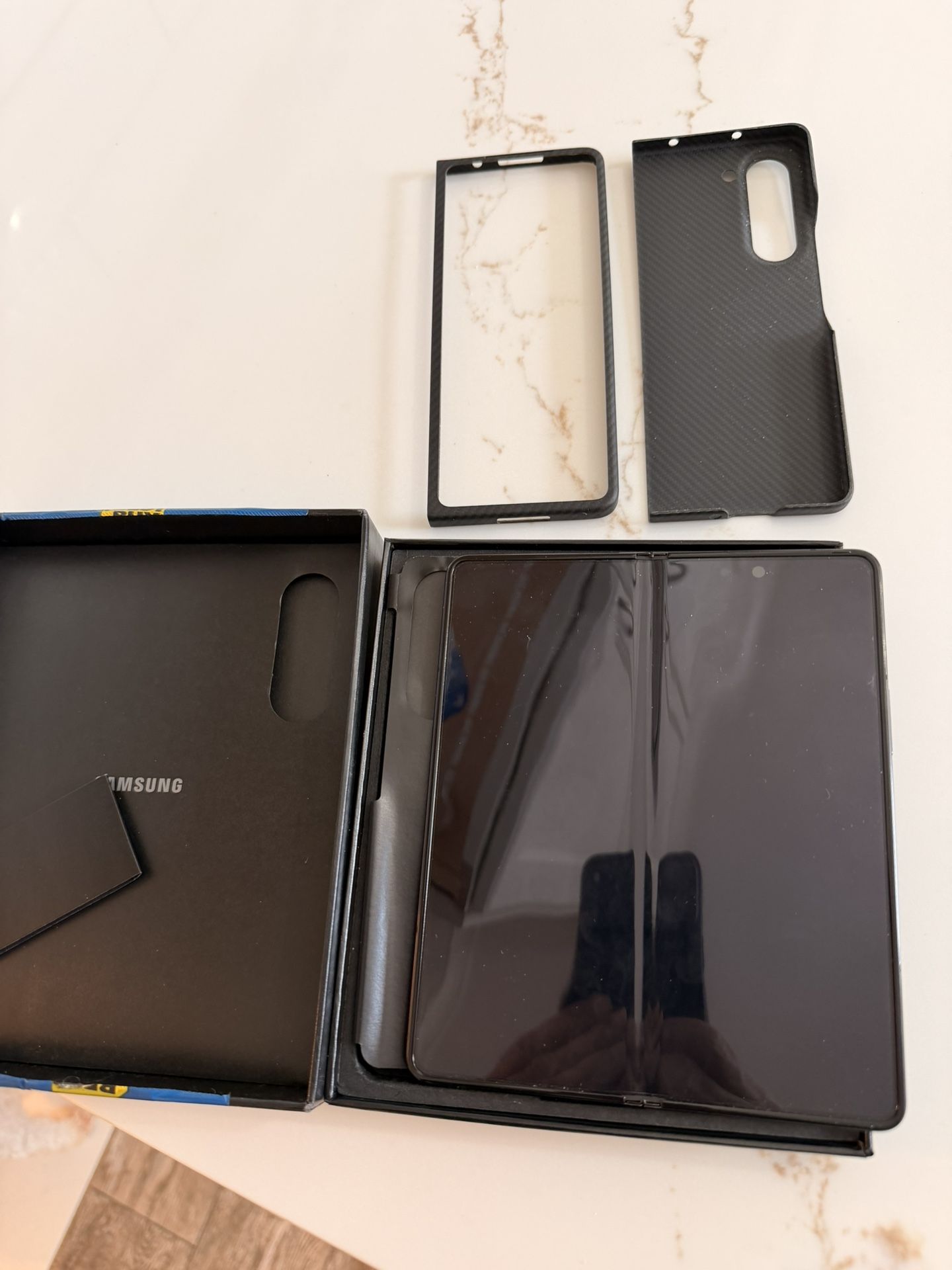 Samsung Galaxy Fold 5 256 GB Unlocked Like New