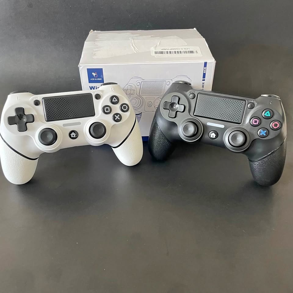 Ace Gamer PS4 / PC Wireless Controllers – 2 Controller Set