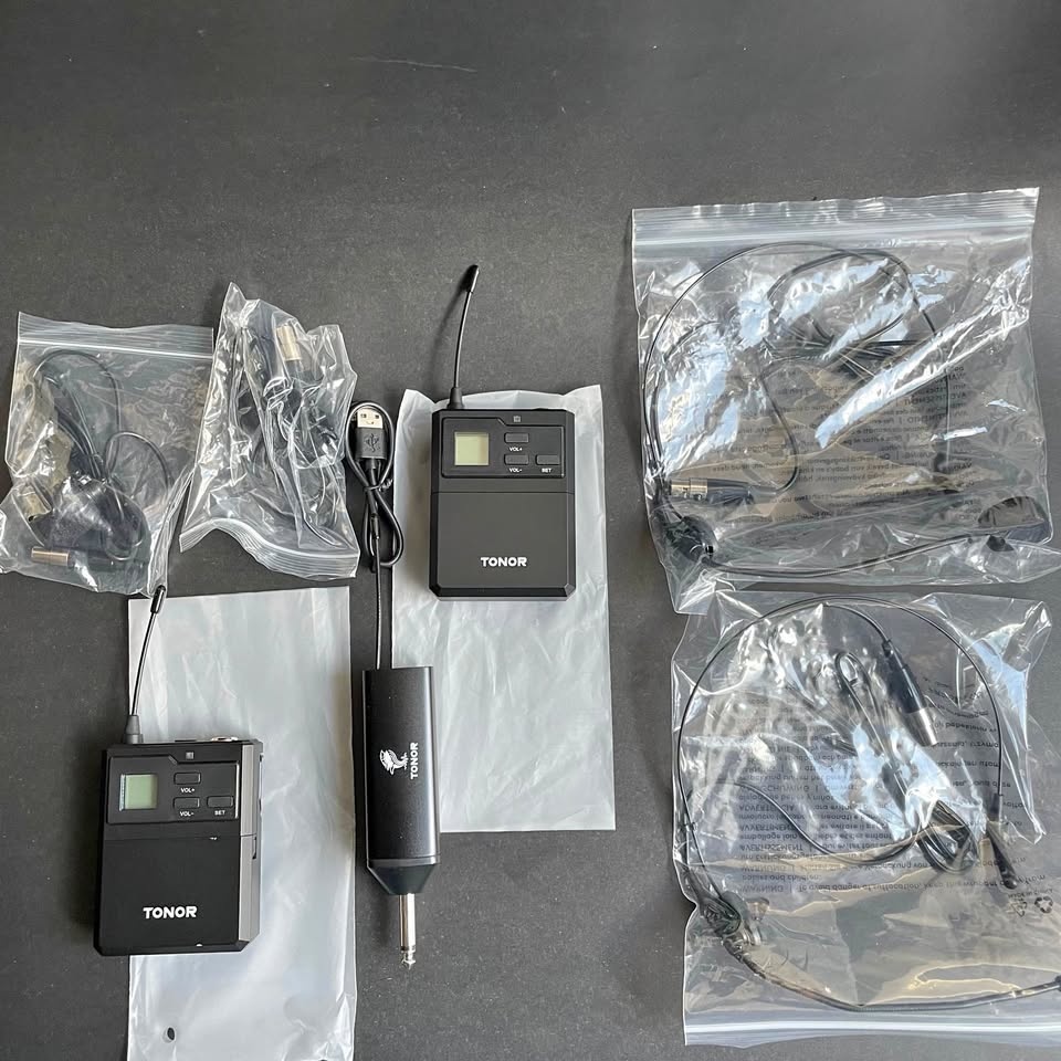 Wireless Lavalier & Headset Mic System - Dual Mic - 200ft Range