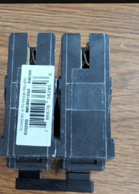 Eaton Type BR220 2 Pole Circuit Breaker - photo 3