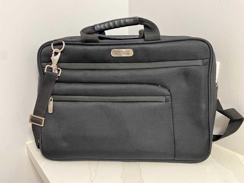 Kenneth Cole Reaction Laptop Briefcase/Bag - 17"