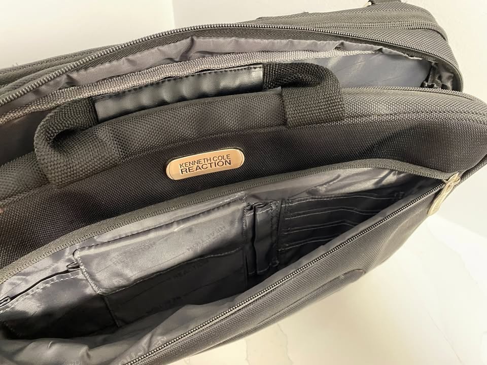 Kenneth Cole Reaction Laptop Briefcase/Bag - 17" - photo 4
