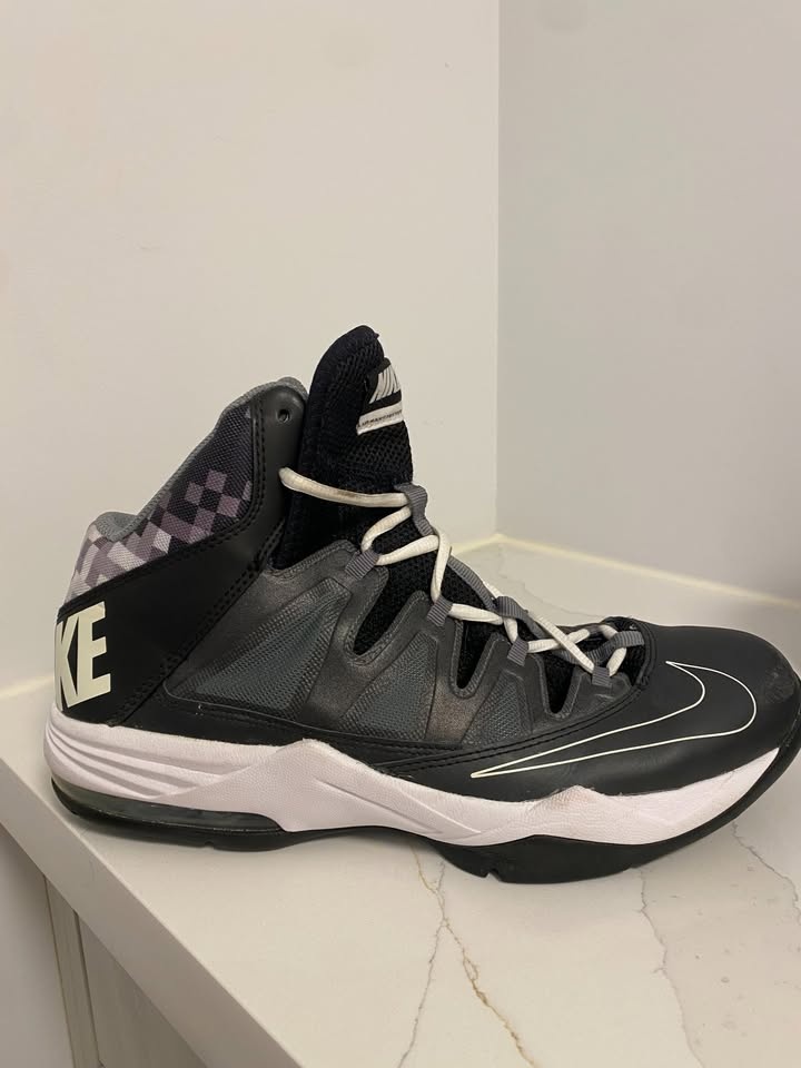 NIKE Men's Air Max Stutter Step Basketball Shoe Size 10 - photo 4