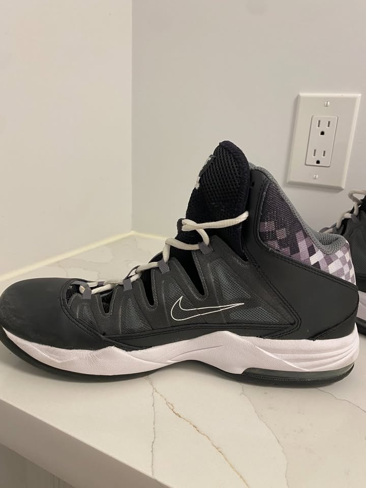 NIKE Men's Air Max Stutter Step Basketball Shoe Size 10 - photo 5