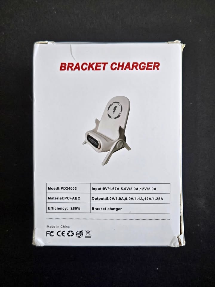 Magnetic Desktop Phone Charging Stand - 15W Wireless