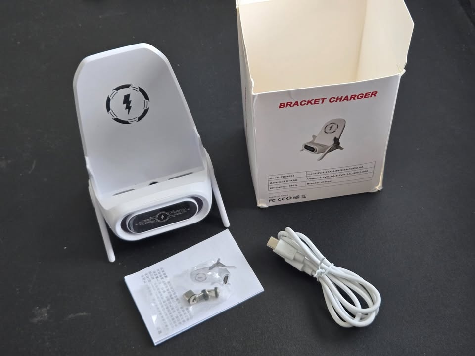 Magnetic Desktop Phone Charging Stand - 15W Wireless - photo 2