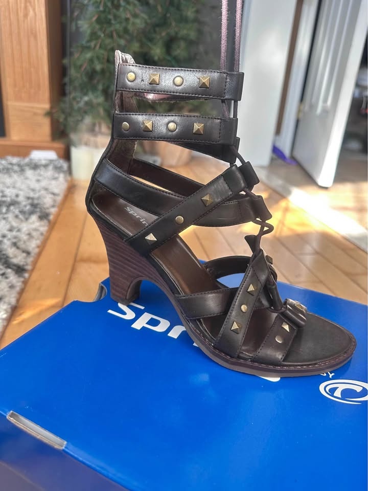 🏆Brown Studded Lace Up Heels Size 38 (US 7.5-8)