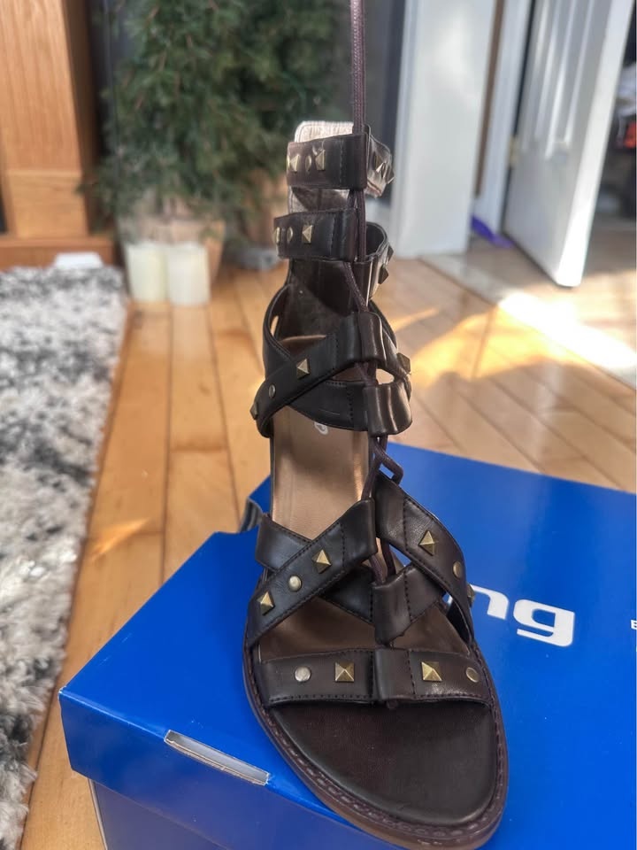 🏆Brown Studded Lace Up Heels Size 38 (US 7.5-8) - photo 2