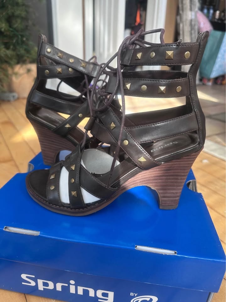 🏆Brown Studded Lace Up Heels Size 38 (US 7.5-8) - photo 3