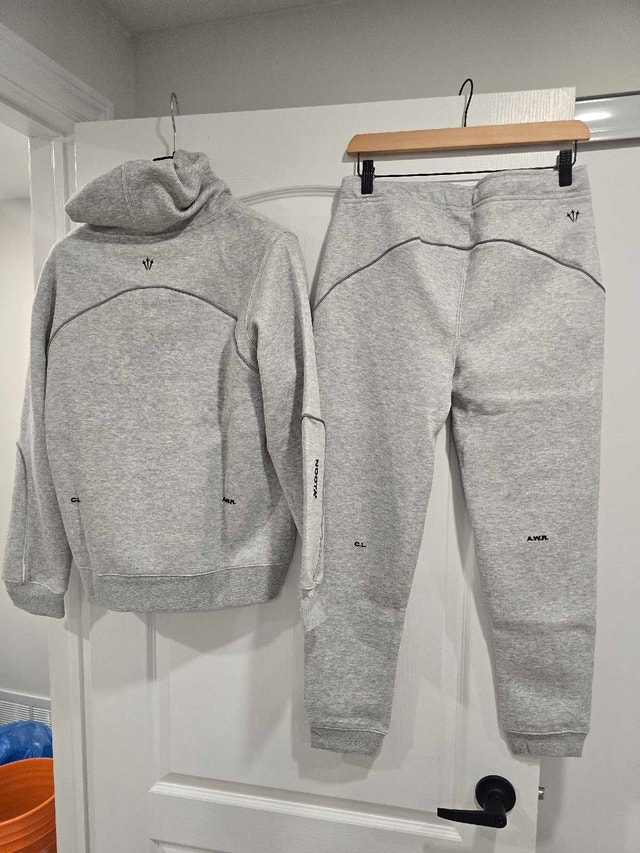 Nike Tech Fleece - Large - photo 2