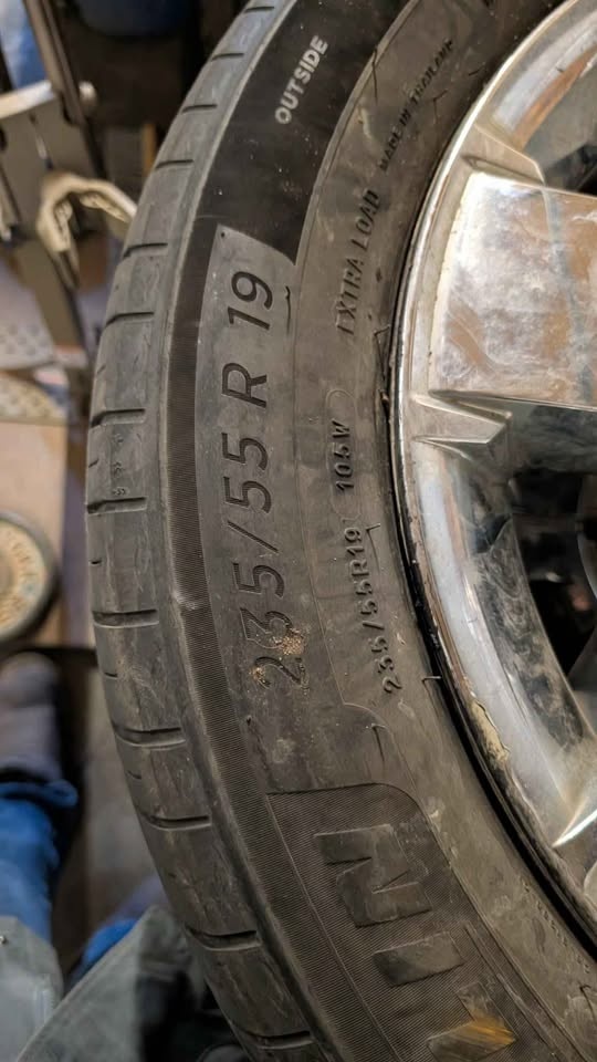 235 55 19 Tires on 5x120mm Bolt Rims - photo 3