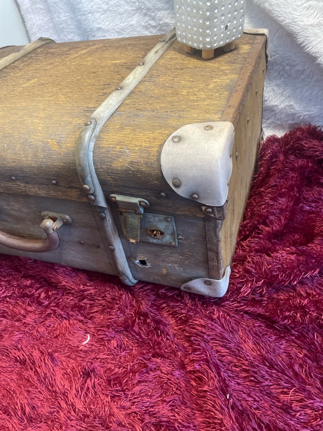 Antique Wood & Leather Travelling Case (1890s-1910s) - photo 3