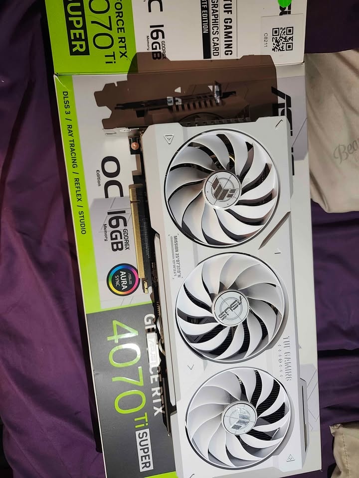 White ASUS 4070Ti Super Video Card - photo 3