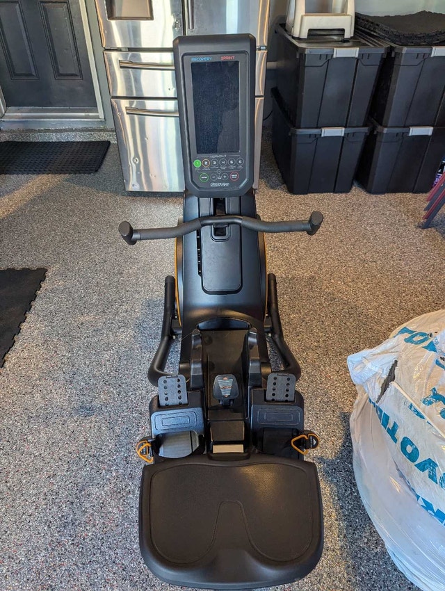 Octane Ro Rowing Machine (Like New) - photo 5