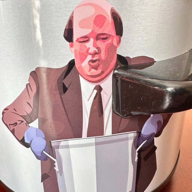 The Office Kevin Malone Chili Slow Cooker - 2 QT 🏆 - photo 4