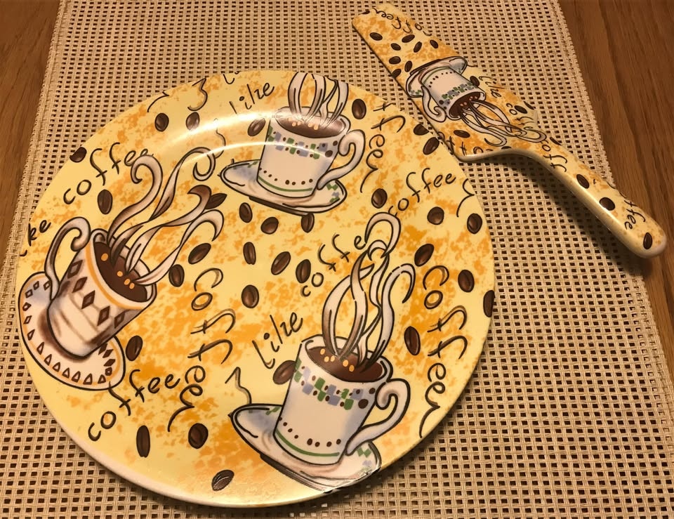 Ceramic 10.5" Cake/Pie Plate with Lifter - photo 2