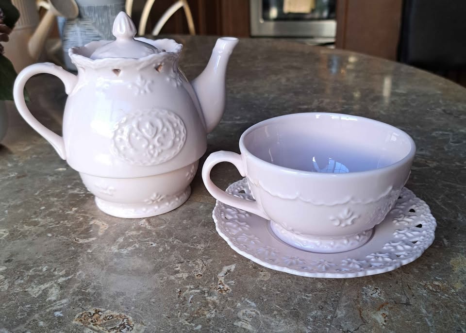 Ballet Pink Teapot, Cup and Saucer - photo 2