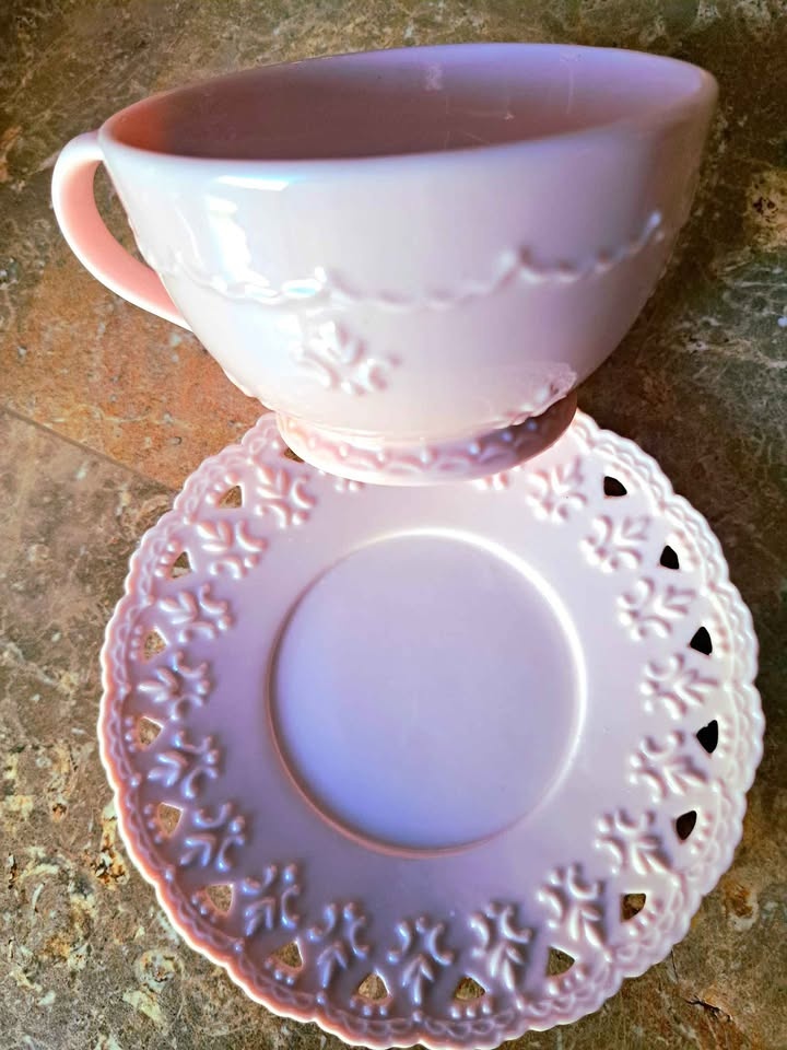 Ballet Pink Teapot, Cup and Saucer - photo 3