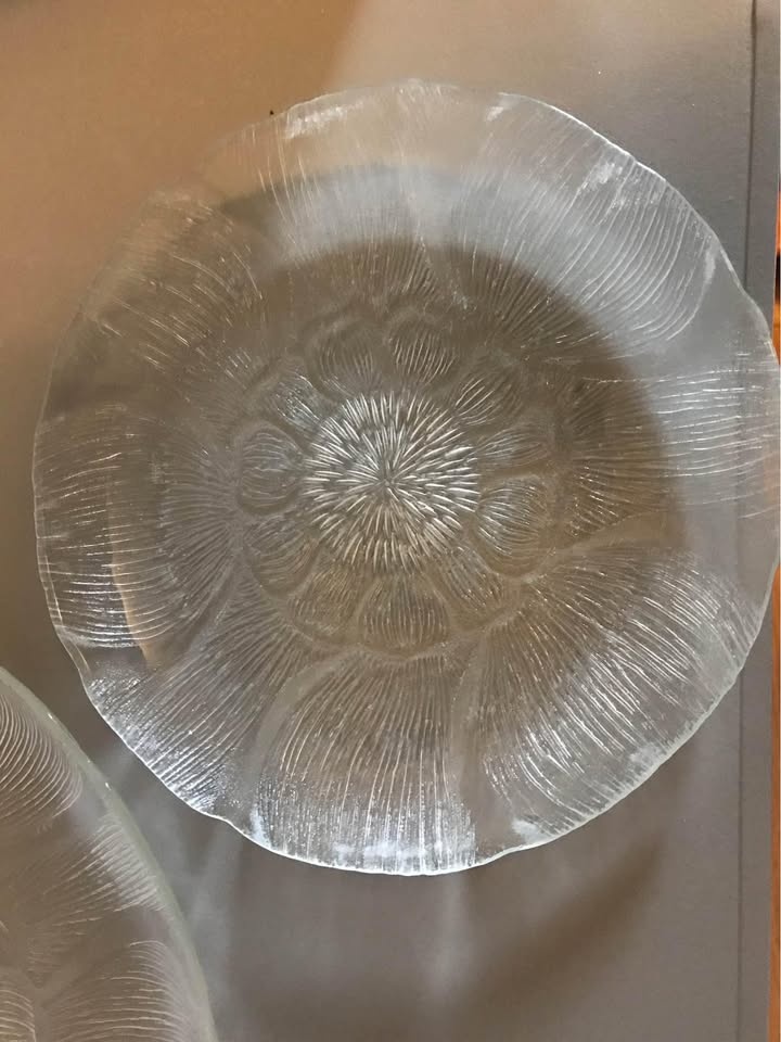 Glass plates $5 for both - photo 3