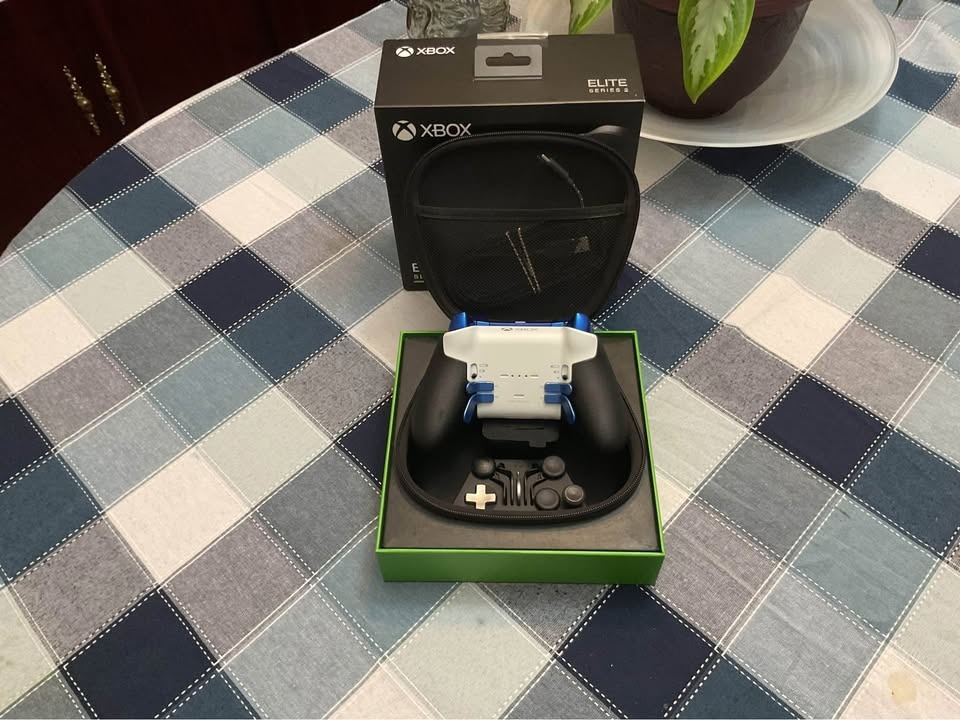 BNIB - XBOX ELITE SERIES 2 CONTROLLER - photo 3