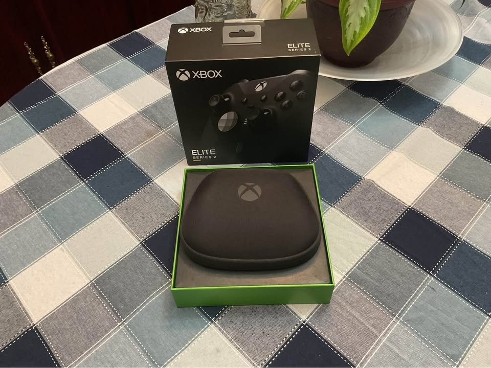 BNIB - XBOX ELITE SERIES 2 CONTROLLER - photo 2