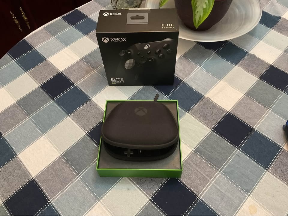 BNIB - ELITE SERIES 2 CONTROLLER - photo 2