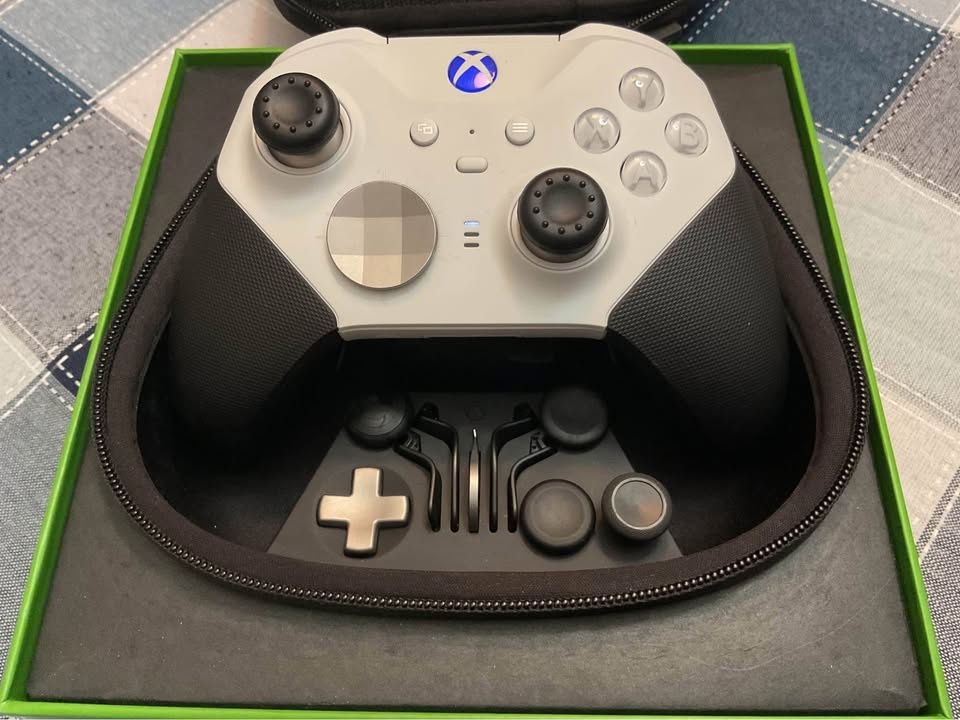 BNIB - ELITE SERIES 2 CONTROLLER - photo 3