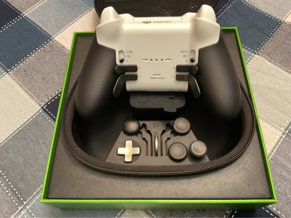 BNIB - ELITE SERIES 2 CONTROLLER - photo 4